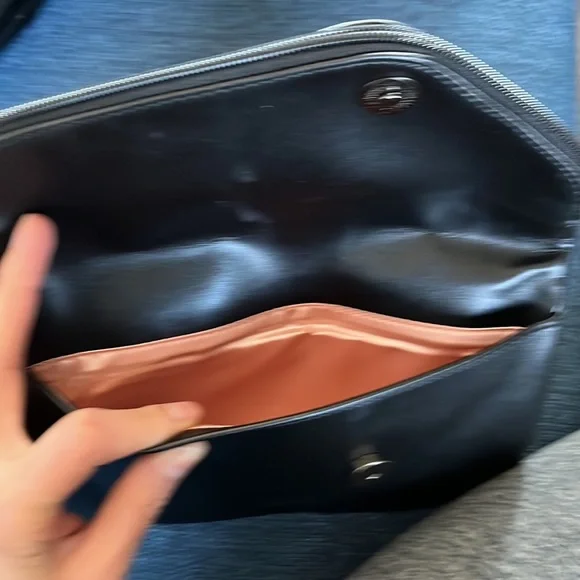 Makeup bag - Picture 2 of 3